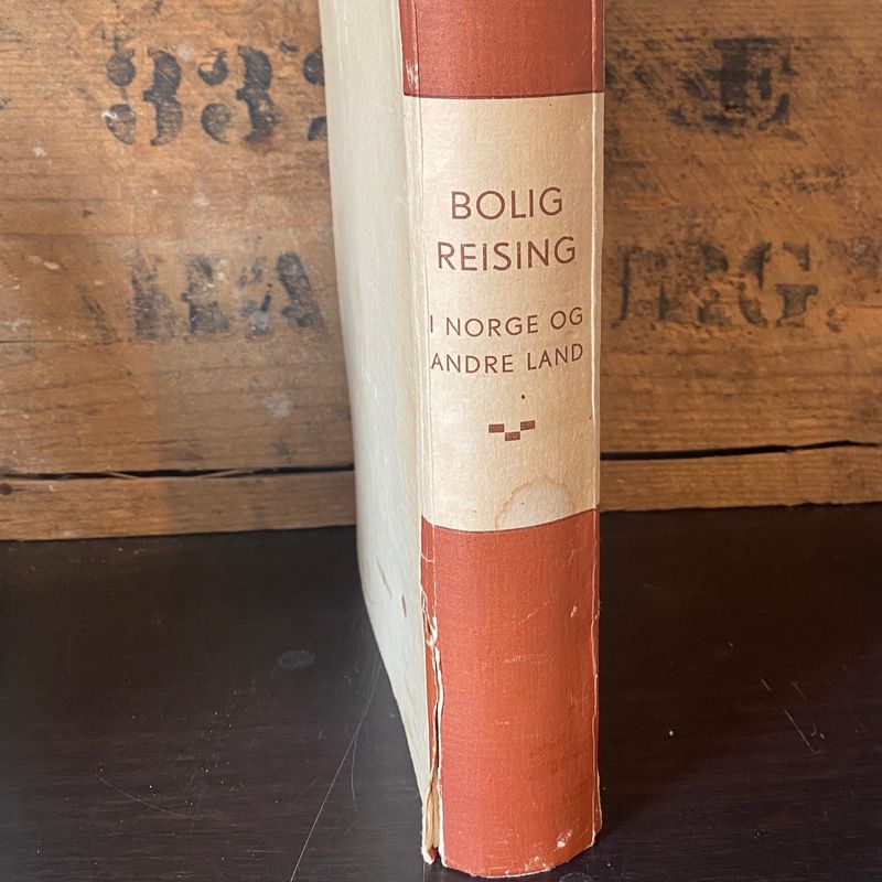 Arvid G. Hansen (red): Boligreising i Norge og andre land