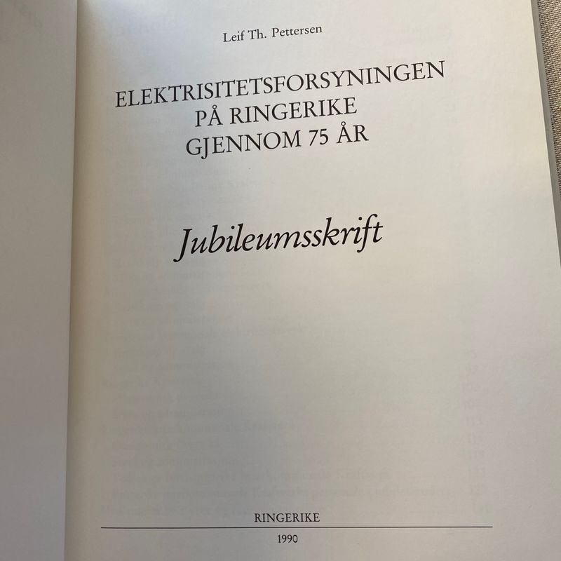 Leif Th. Pettersen - Elektrisitetsforsyningen på Ringerike gjennom 75 år