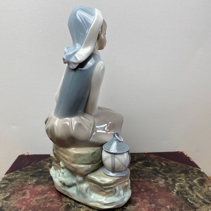 Lladro, jente med hund