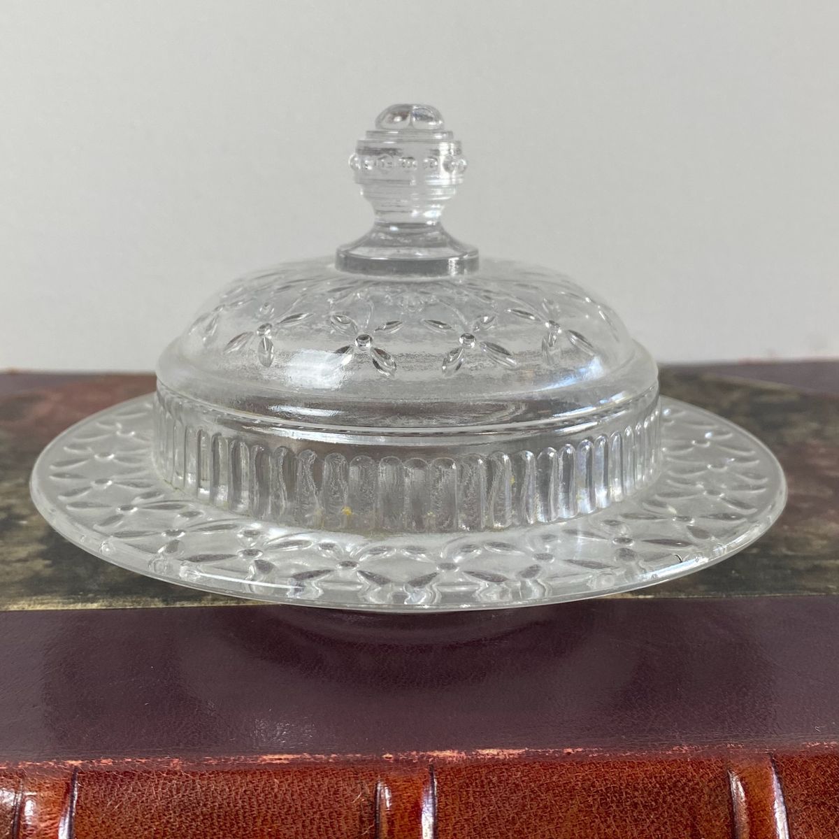 Thomas smørskål med lokk, merket HØVIK